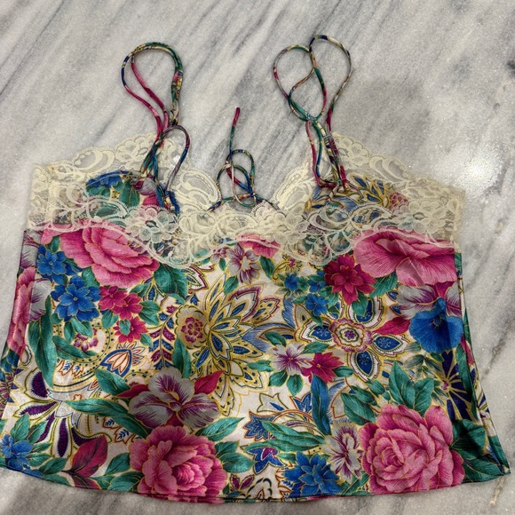 Vintage Y2K Victoria’s Secret Floral Lace Trim Camisole Top Gold Label Romantic - Picture 5 of 9